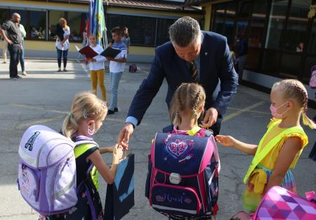 SPREJEM PRVOŠOLČKOV CERKNICA 21 FOTO LJUBO VUKELIČ